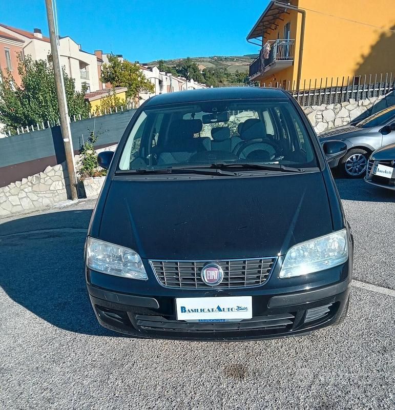 Usata Fiat Idea Dynamic 95 CV (69 kW) 2011 Nero Monovolume