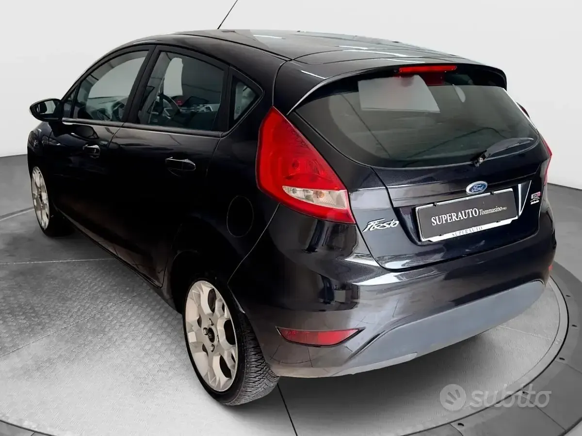 Usata Ford Fiesta Titanium 68 CV (50 kW) 2011 Nero Berlina