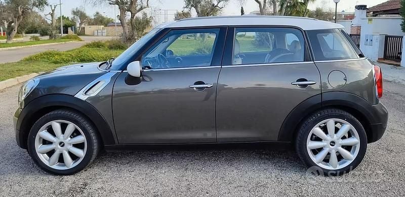 Usata Mini Cooper D Countryman 112 CV (82 kW) 2010 Grigio SUV