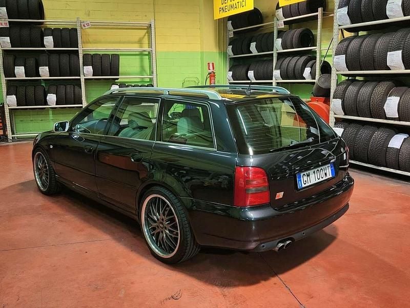 Usata Audi S4 Ambiente 265 CV (194 kW) 2001 Brilliant black Station wagon