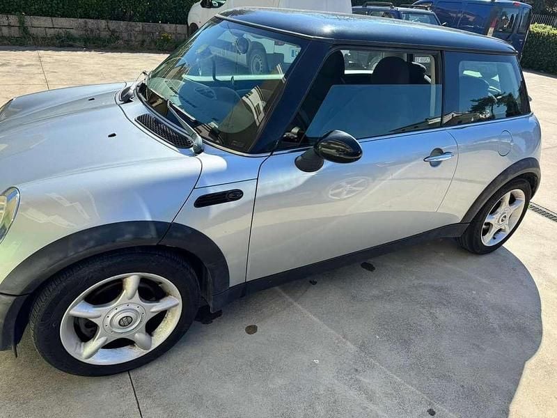 Usata Mini Cooper 116 CV (85 kW) 2004 Argento Utilitaria