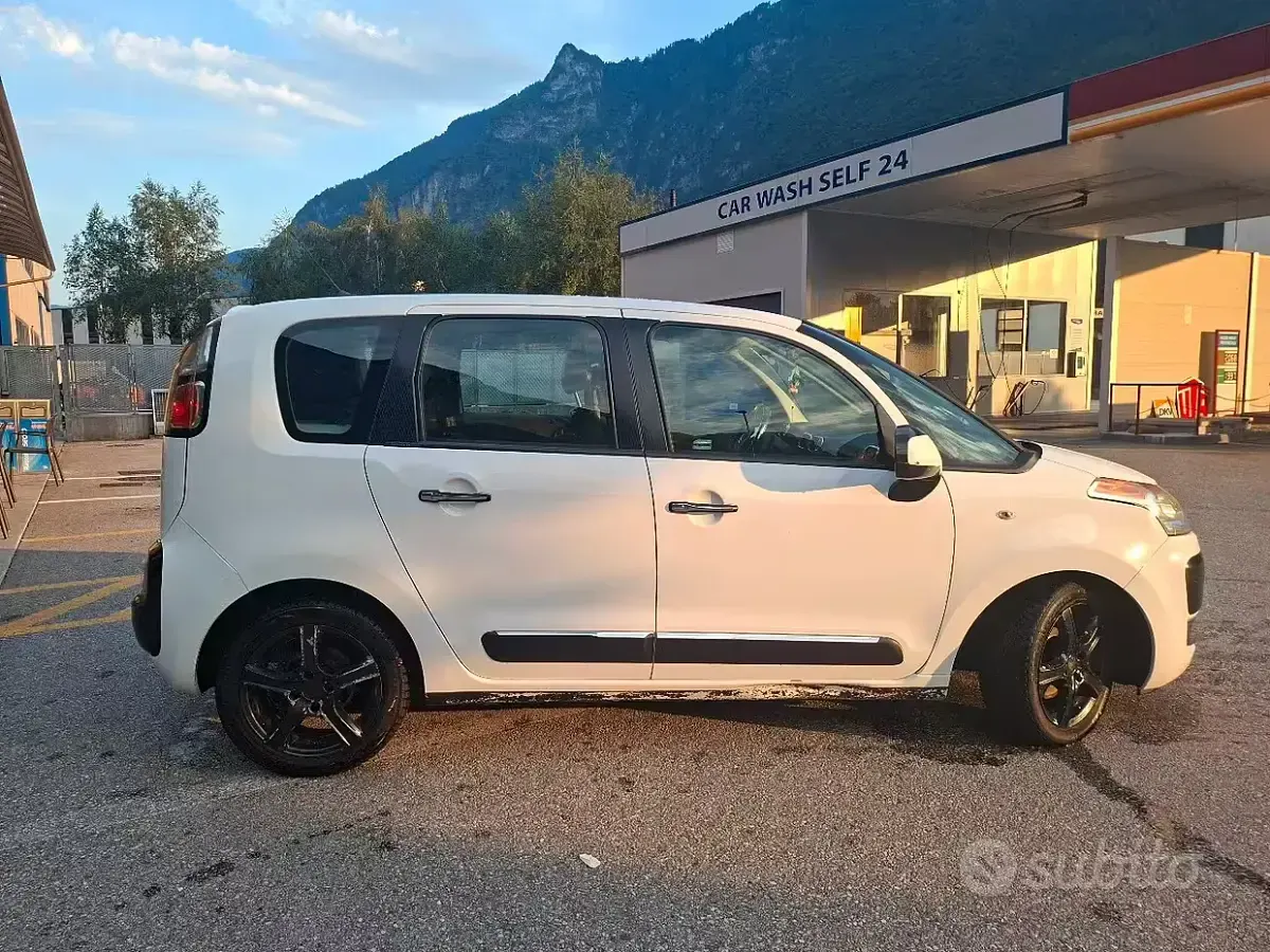Usata Citroën C3 Picasso 111 CV (81 kW) 2011 Bianco Monovolume