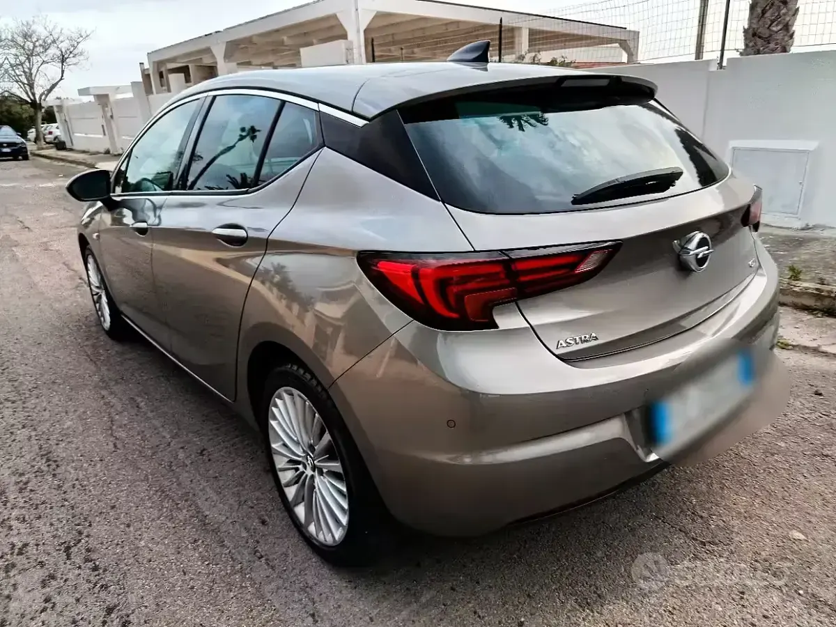 Usata Opel Astra Innovation 110 CV (80 kW) 2016 Berlina