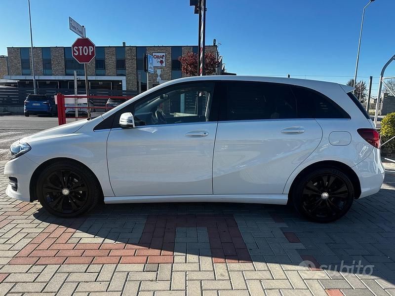 Usata Mercedes B180 109 CV (80 kW) 2016 Bianco Monovolume