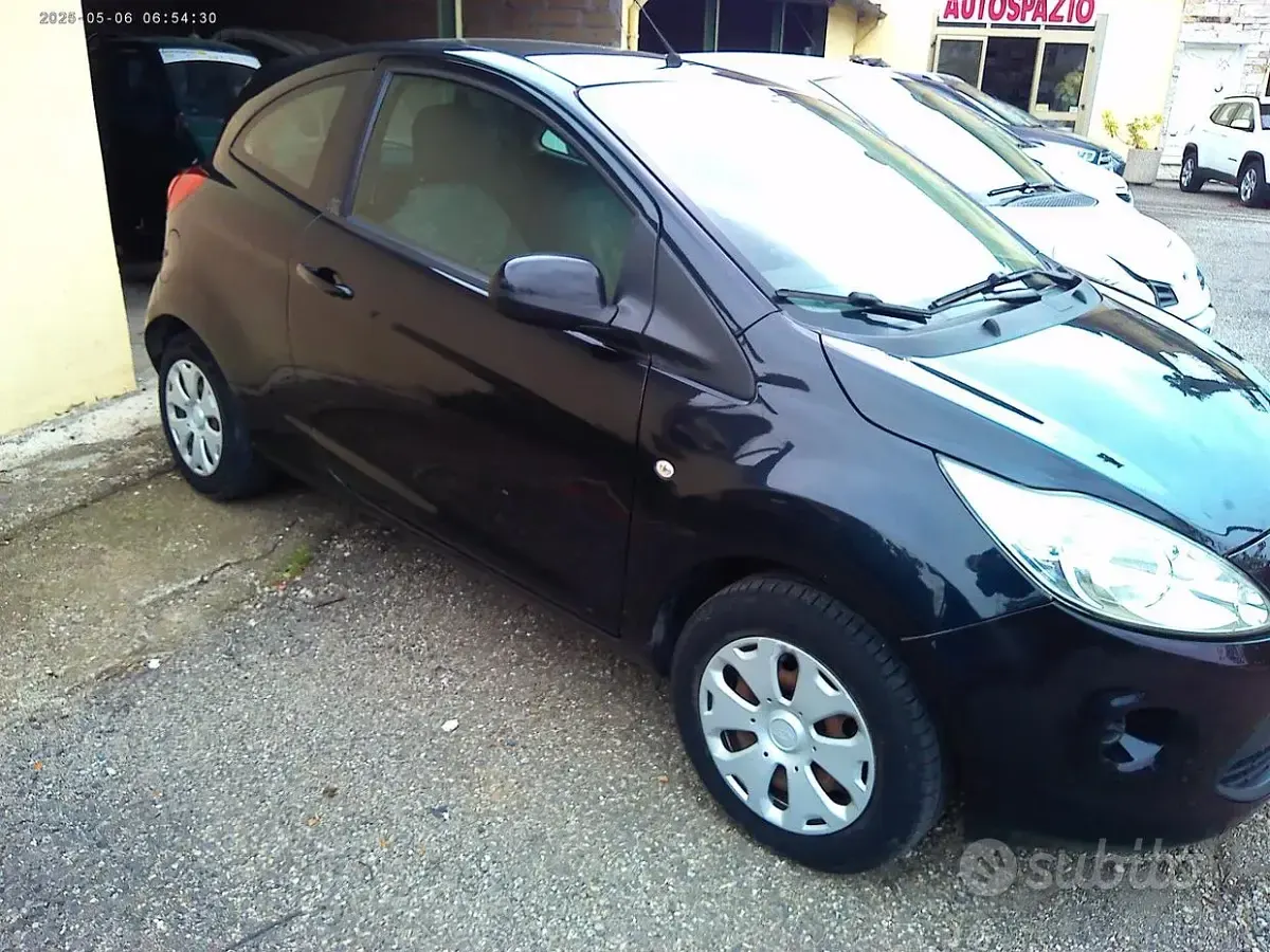 Usata Ford Ka 69 CV (50 kW) 2016 Nero Berlina