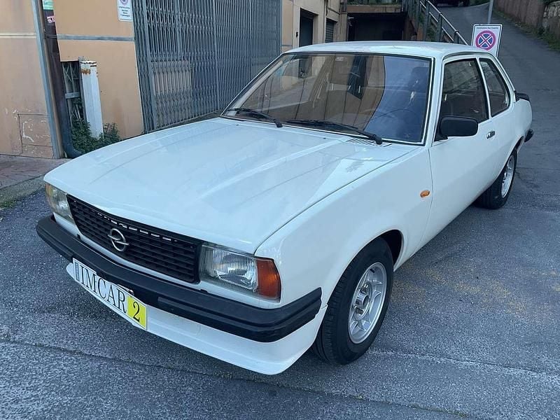 Usata Opel Ascona 110 CV (80 kW) 1981 Bianco Berlina