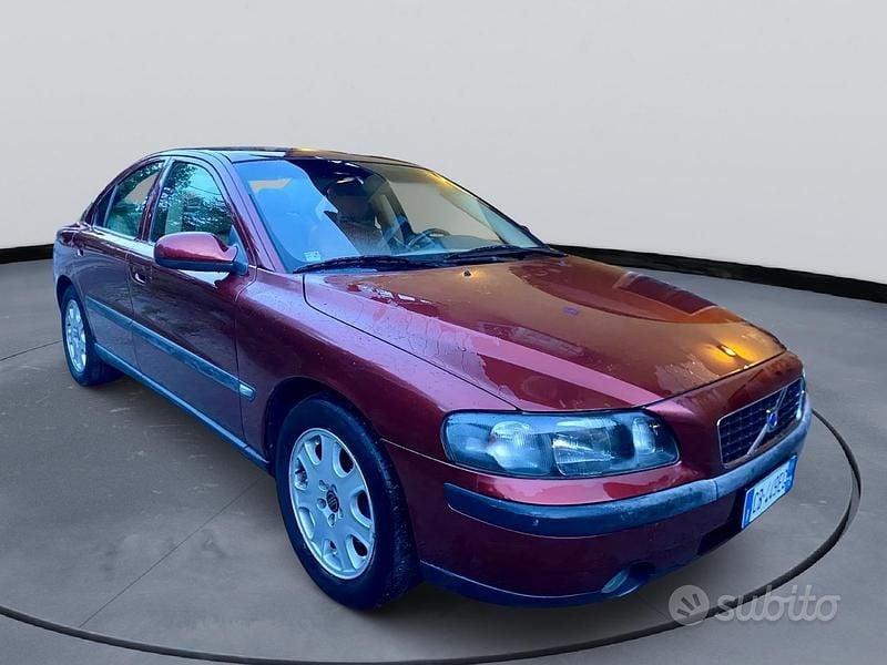 Usata Volvo S60 163 CV (119 kW) 2002 Rosso Berlina