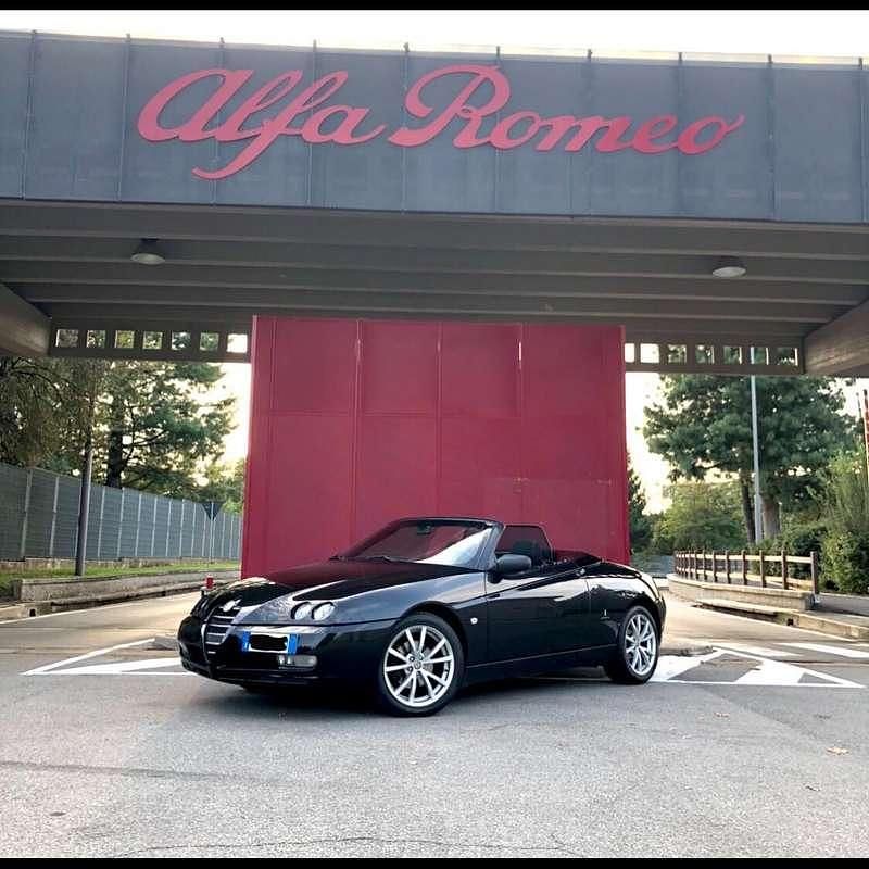 Usata Alfa Romeo Spider 165 CV (121 kW) 2015 Nero Cabrio