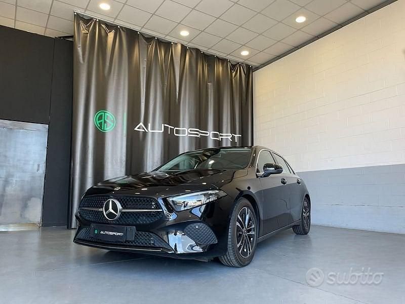 Usata Mercedes A180 116 CV (85 kW) 2024 Nero Berlina