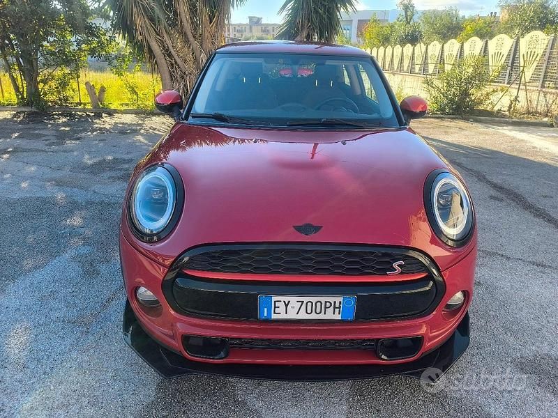 Begagnad Mini ONE 75 HK (55 kW) 2015 Röd Halvkombi