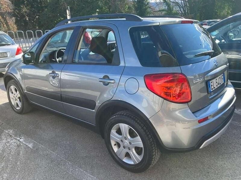 Usata Suzuki SX4 GLX 135 CV (99 kW) 2012 Grigio metallizzato SUV