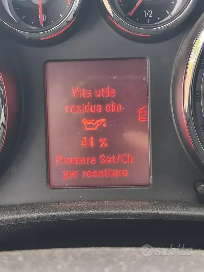 Usata Opel Astra Sport 140 CV (102 kW) 2012 Grigio Station wagon