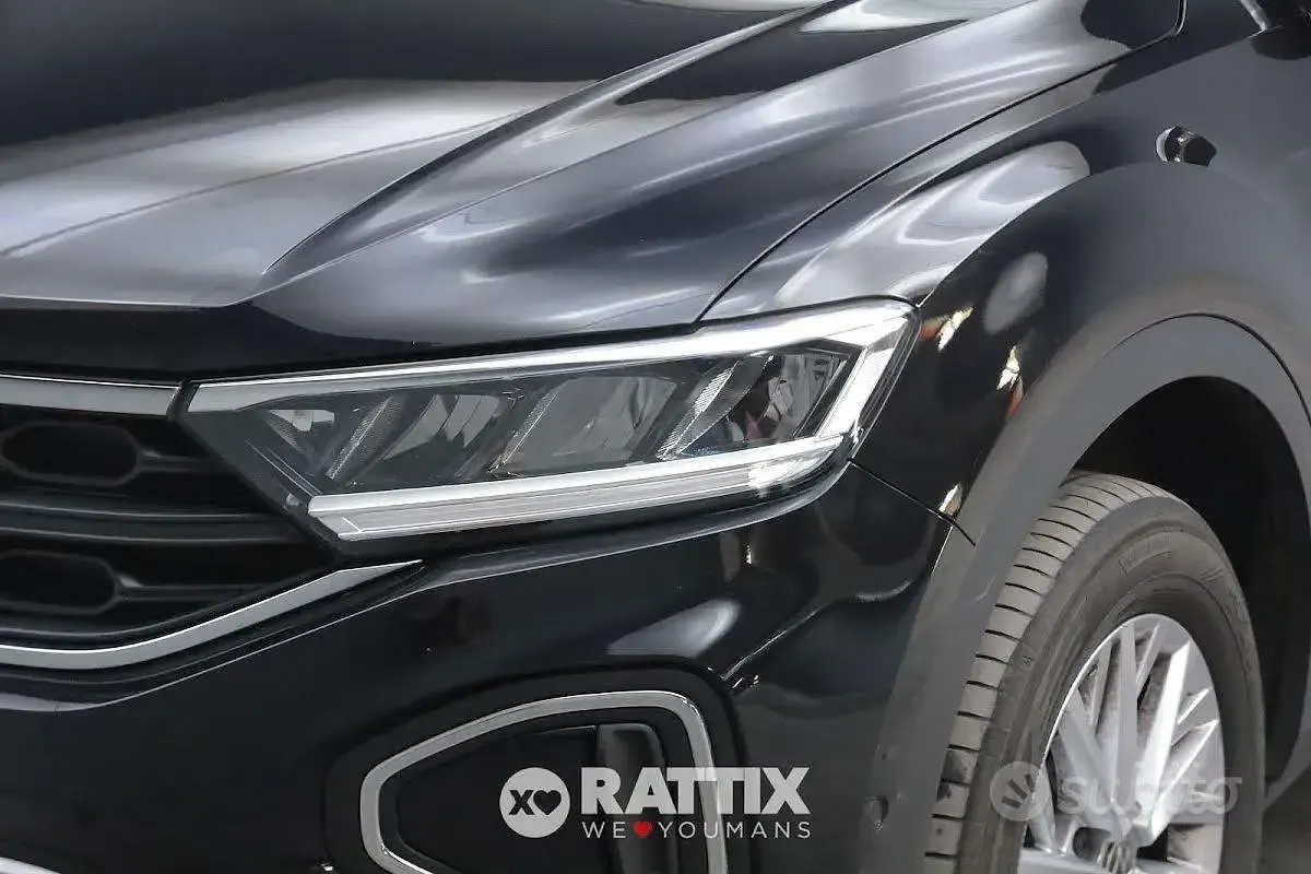 Usata VW T-Roc Life 150 CV (110 kW) 2025 Deep black perlato SUV