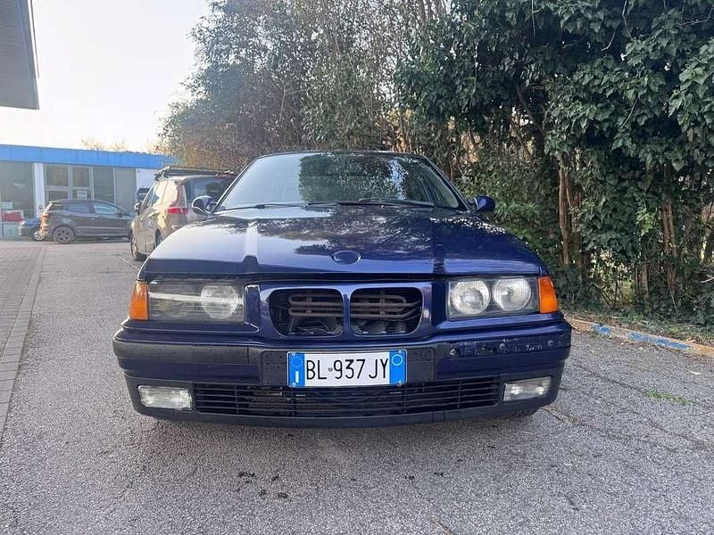 Usata BMW 318 90 CV (66 kW) 1997 Blu/azzurro Berlina