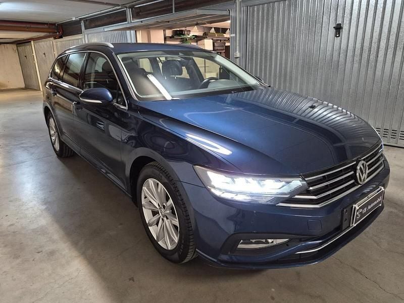 Usata VW Passat Business 119 CV (87 kW) 2020 Blu Station wagon