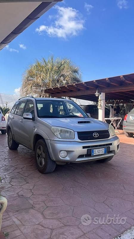 Usata Toyota RAV4 2004 Grigio SUV