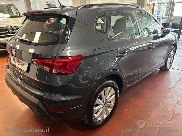 Usata Seat Arona Style 95 CV (69 kW) 2023 Grigio SUV