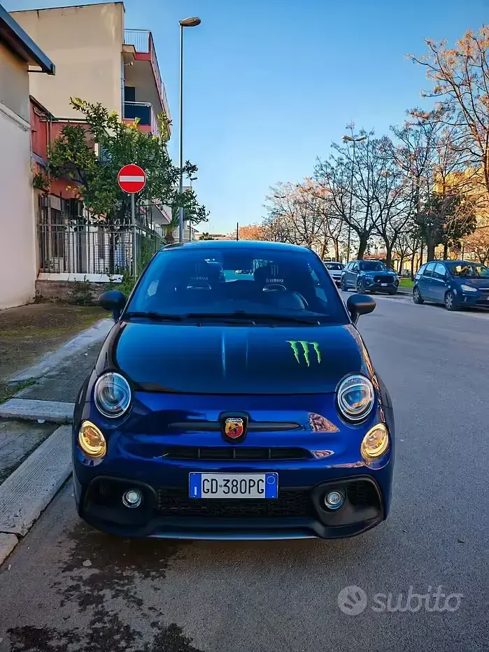 Begagnad Abarth 595 165 HK (121 kW) 2021 Blå Sedan