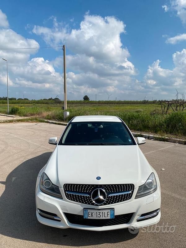 Usata Mercedes C220 170 CV (125 kW) 2011 Bianco Berlina
