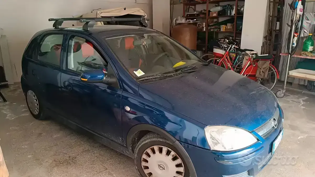 Usata Opel Corsa 2002 Blu Utilitaria