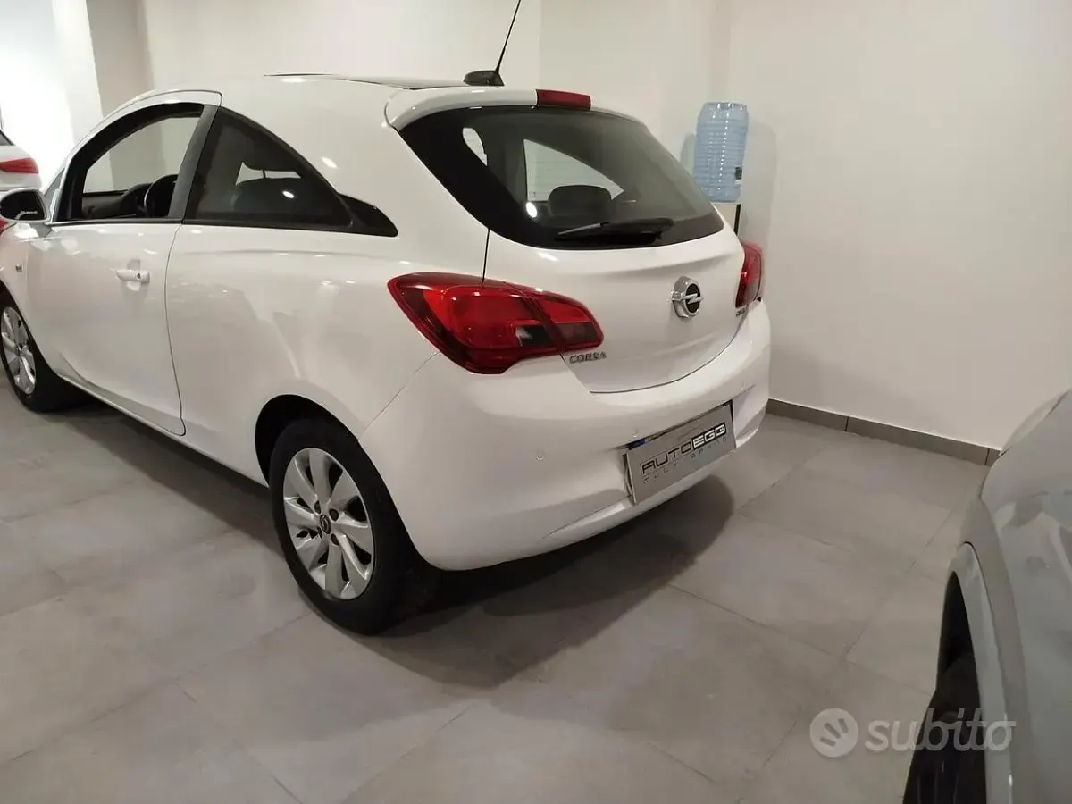 Usata Opel Corsa 75 CV (55 kW) 2016 Bianco Utilitaria