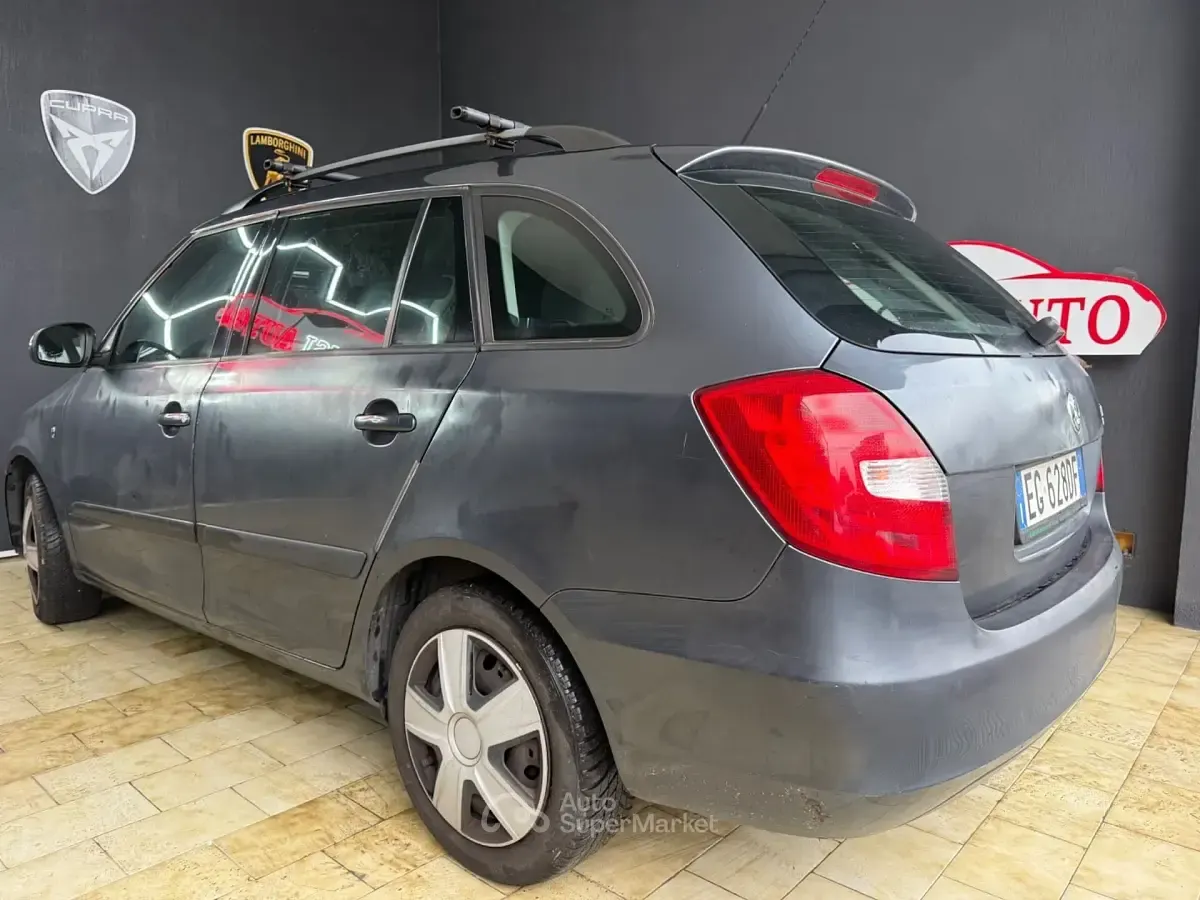 Usata Skoda Fabia 86 CV (63 kW) 2011 Gray Station wagon