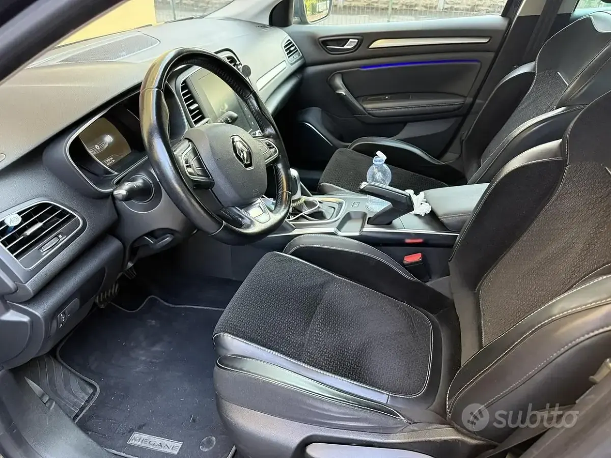 Usata Renault Mégane IV 131 CV (96 kW) 2017 Grigio Station wagon