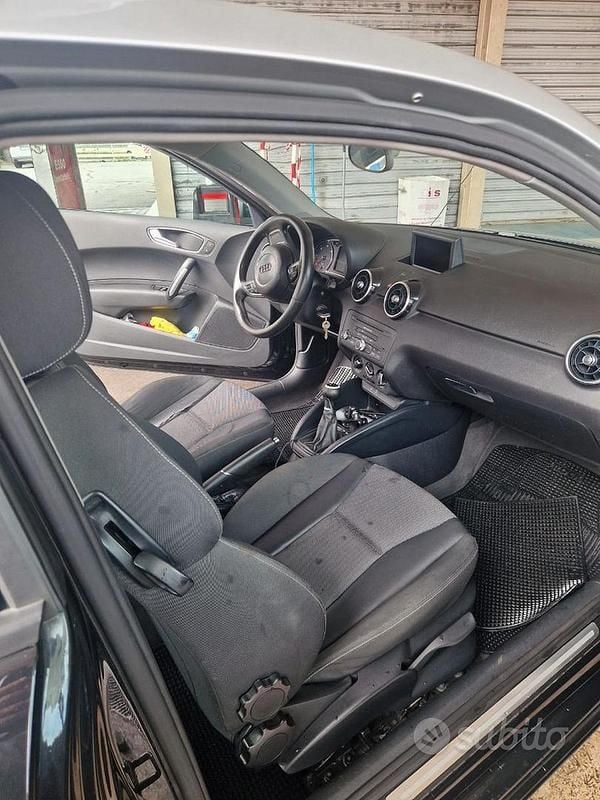 Usata Audi A1 Ambition 105 CV (77 kW) 2010 Nero Utilitaria