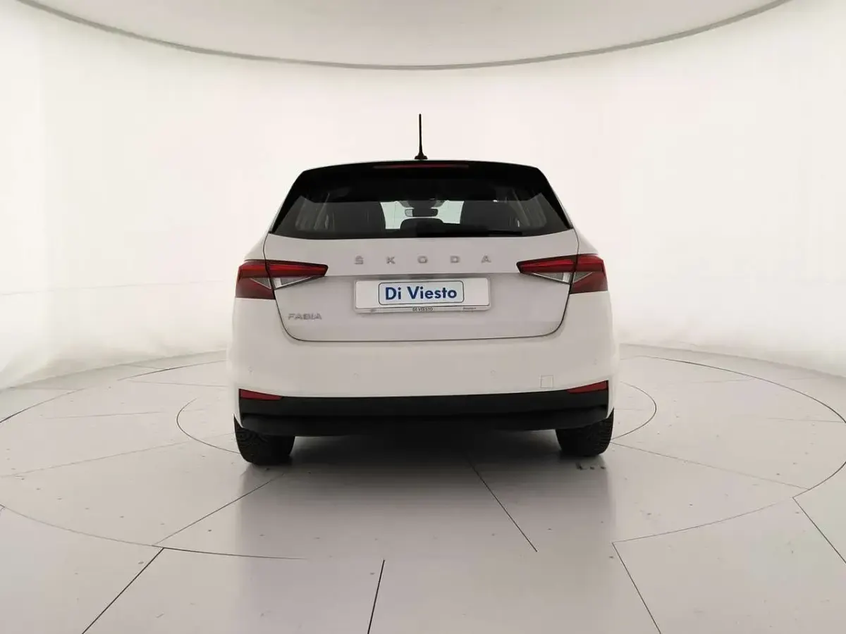 Usata Skoda Fabia Style 110 CV (80 kW) 2024 9p bianco magnolia Utilitaria