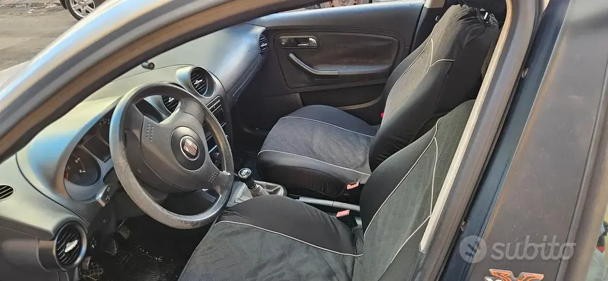 Usata Seat Ibiza 69 CV (50 kW) 2005 Grigio Utilitaria