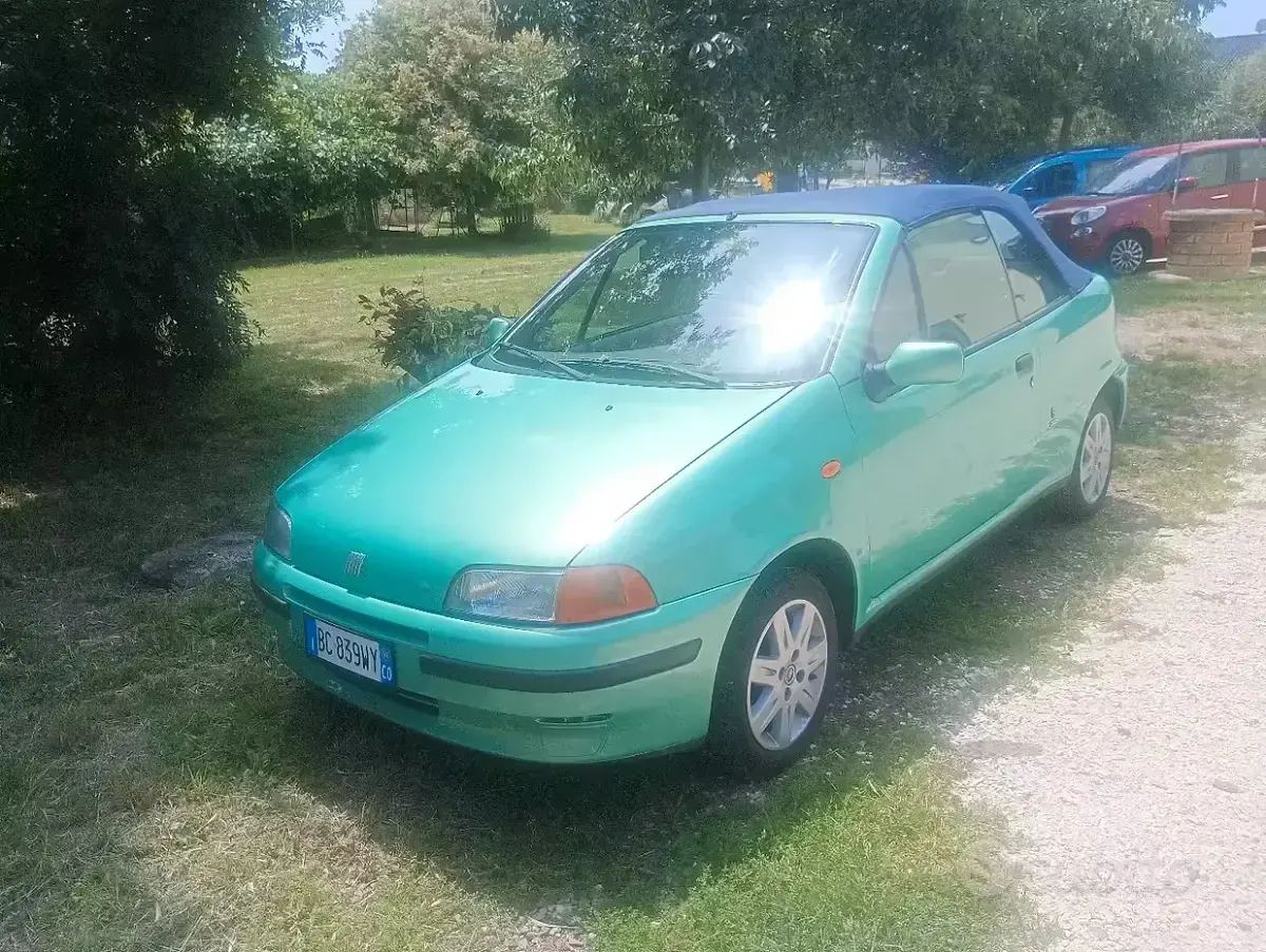 Usata Fiat Punto Cabriolet 60 CV (44 kW) 1999 Verde Cabrio