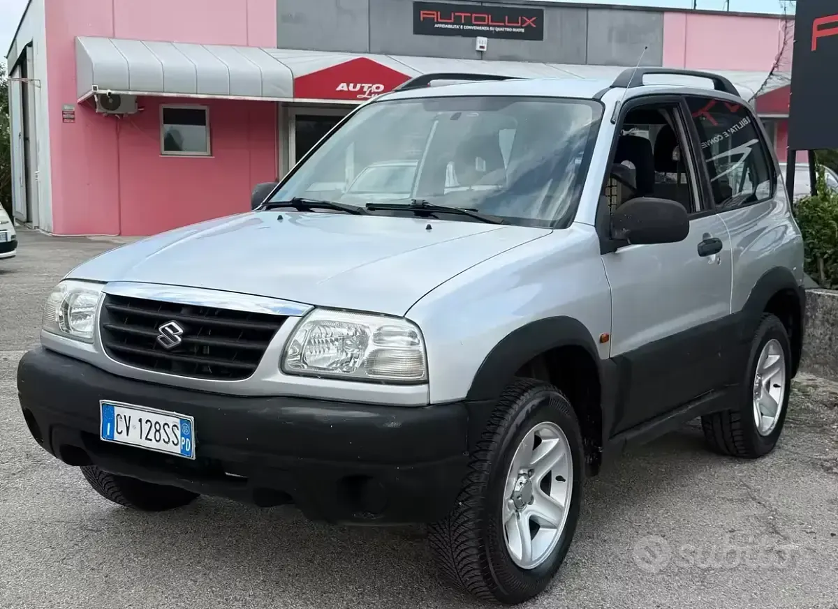Usata Suzuki Grand Vitara 94 CV (69 kW) 2005 Grigio SUV