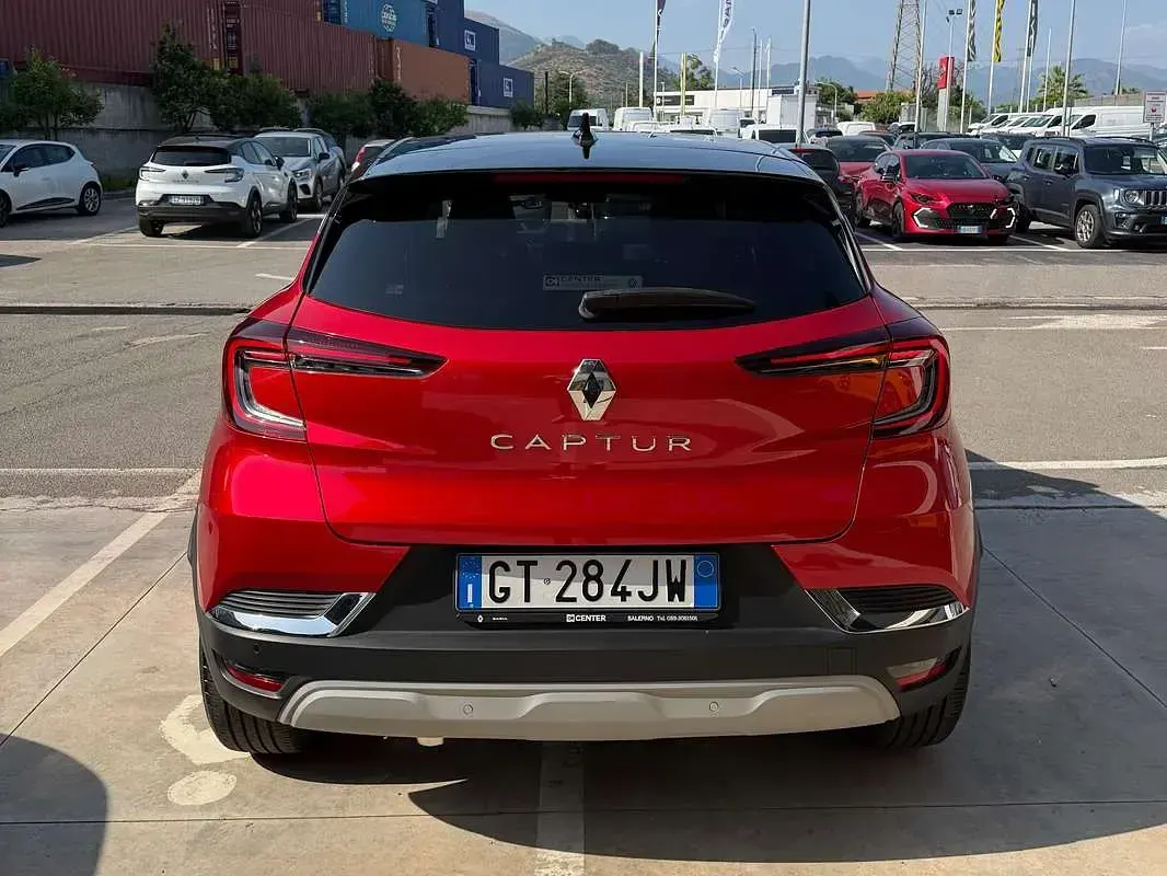 Usata Renault Captur Techno 101 CV (74 kW) 2024 Rosso SUV
