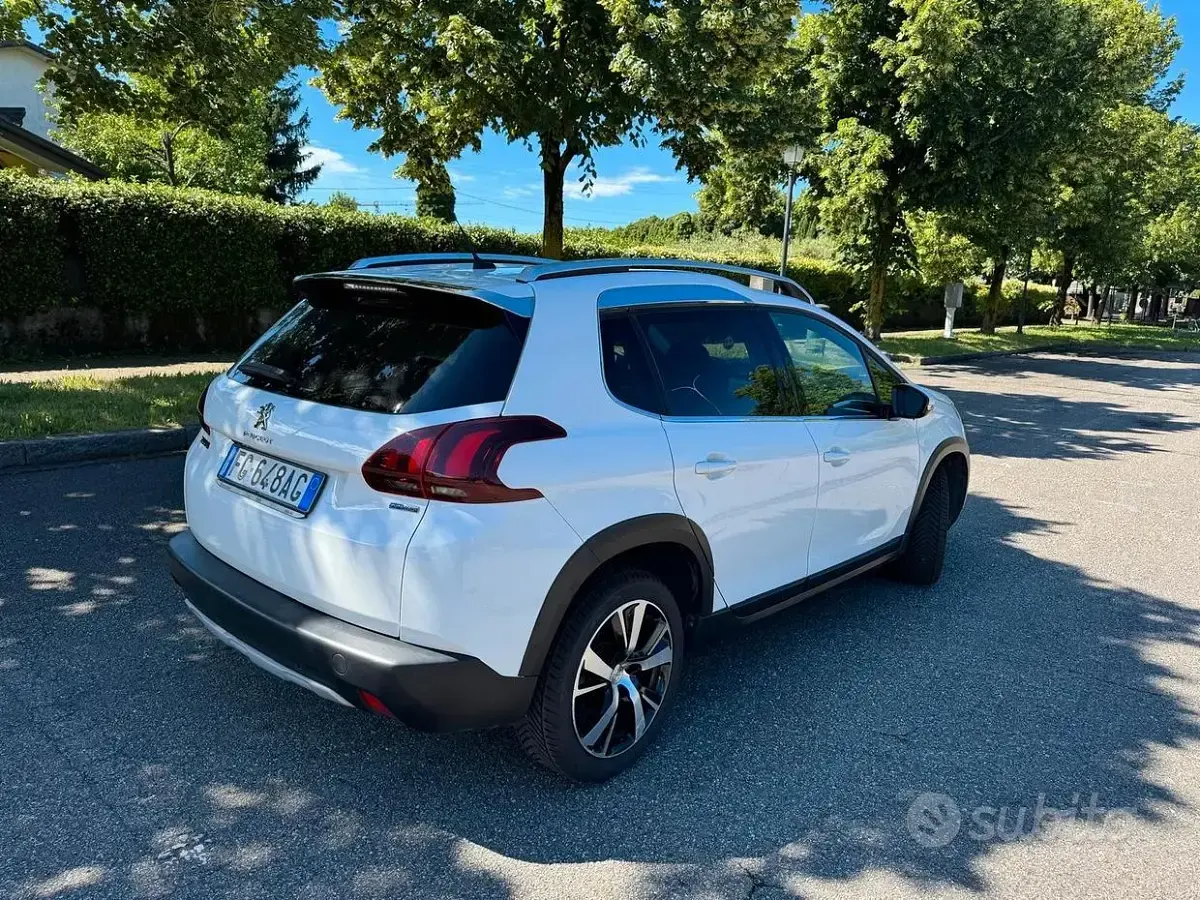 Usata Peugeot 2008 Allure 110 CV (80 kW) 2016 Bianco SUV