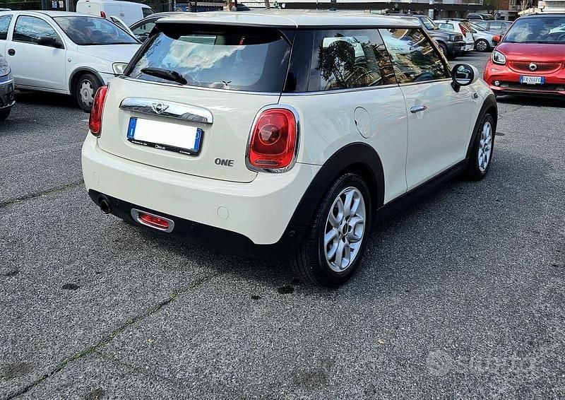Usata Mini ONE 102 CV (75 kW) 2014 Bianco Utilitaria