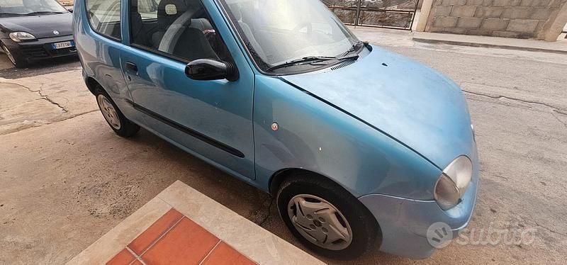 Usata Fiat 600 2004 Blu Berlina