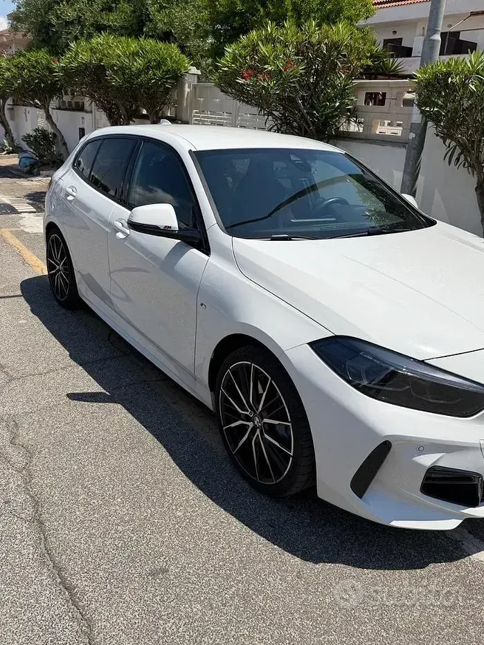 Usata BMW 118 M Sport 136 CV (100 kW) 2022 Bianco Utilitaria