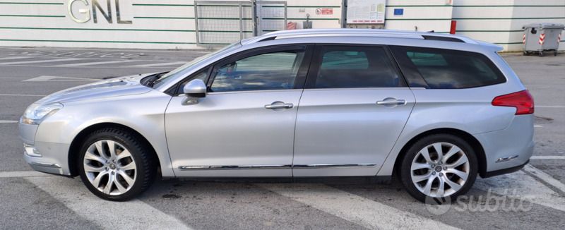 Argento Usata 2010 Citroën C5 Exclusive Station wagon | 3000 € (Buon prezzo) - Immagine 1/4