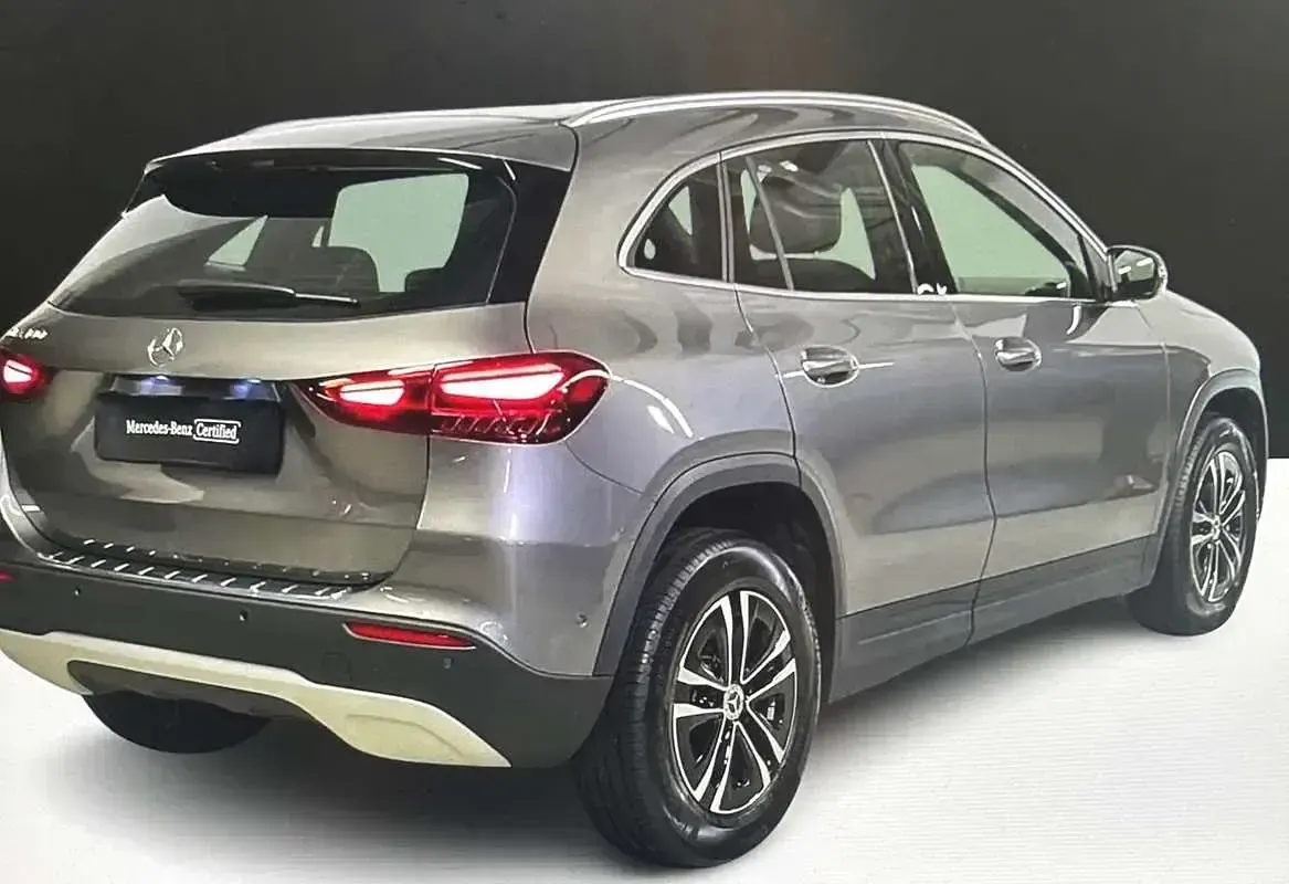 Usata Mercedes GLA180 Premium 136 CV (100 kW) 2023 Grigio SUV