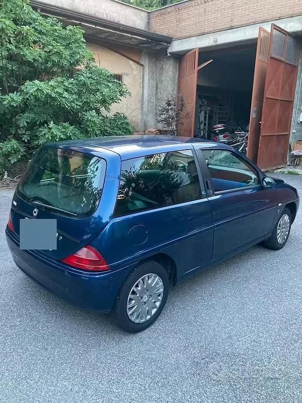 Usata Lancia Ypsilon 80 CV (58 kW) 2002 Blu Utilitaria