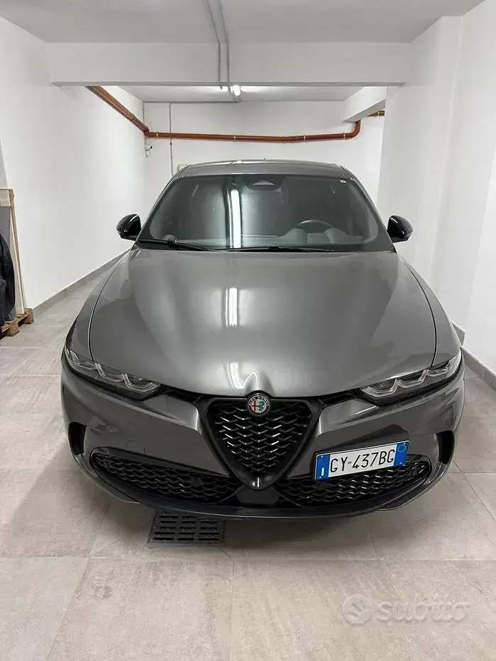 Usata Alfa Romeo Tonale 131 CV (96 kW) 2025 Grigio SUV