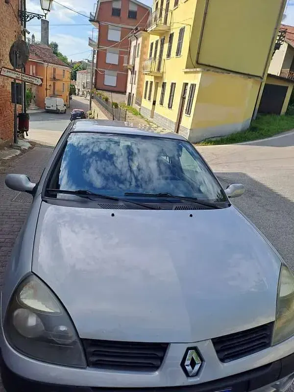 Usata Renault Clio II 75 CV (55 kW) 2003 Berlina
