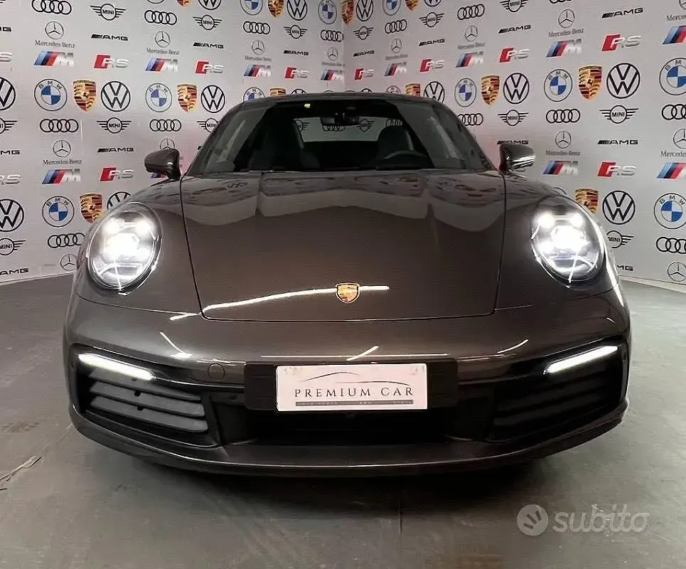Usata Porsche 911 Carrera 4 385 CV (283 kW) 2021 Grigio Coupé