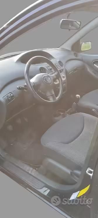 Usata Toyota Yaris 2004 Nero Berlina