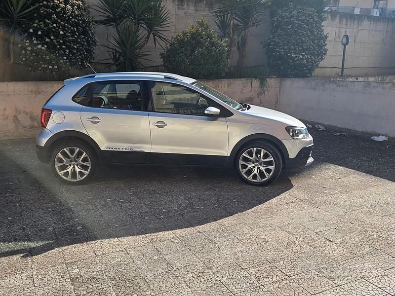 Usata VW Polo Cross Comfortline 90 CV (66 kW) 2015 Grigio Utilitaria