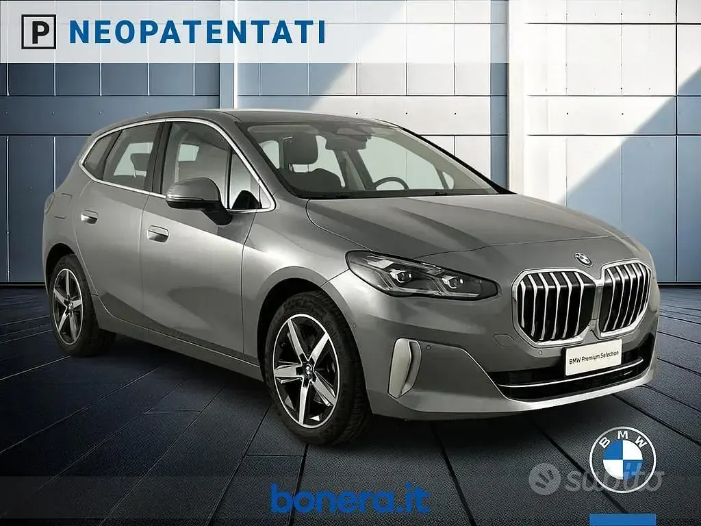 Begagnad BMW 218 Active Tourer Efficient Dynamics 136 HK (100 kW) 2023 Silver Minibuss