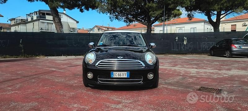 Usata Mini Cooper D 112 CV (82 kW) 2010 Nero Utilitaria