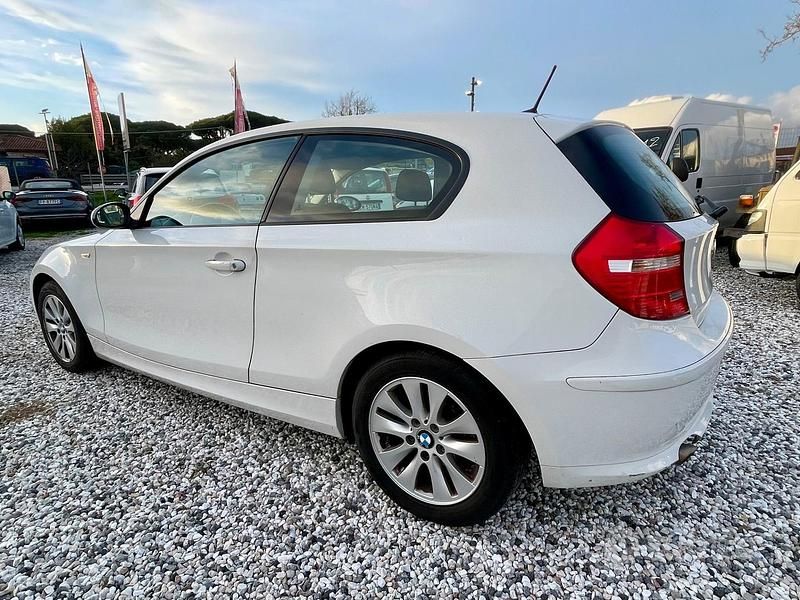 Usata BMW 116 115 CV (84 kW) 2009 Bianco Utilitaria
