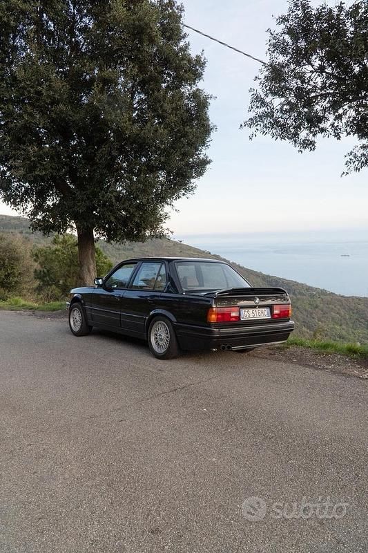 Usata BMW 325 Efficient Dynamics 171 CV (125 kW) 1988 Nero Berlina