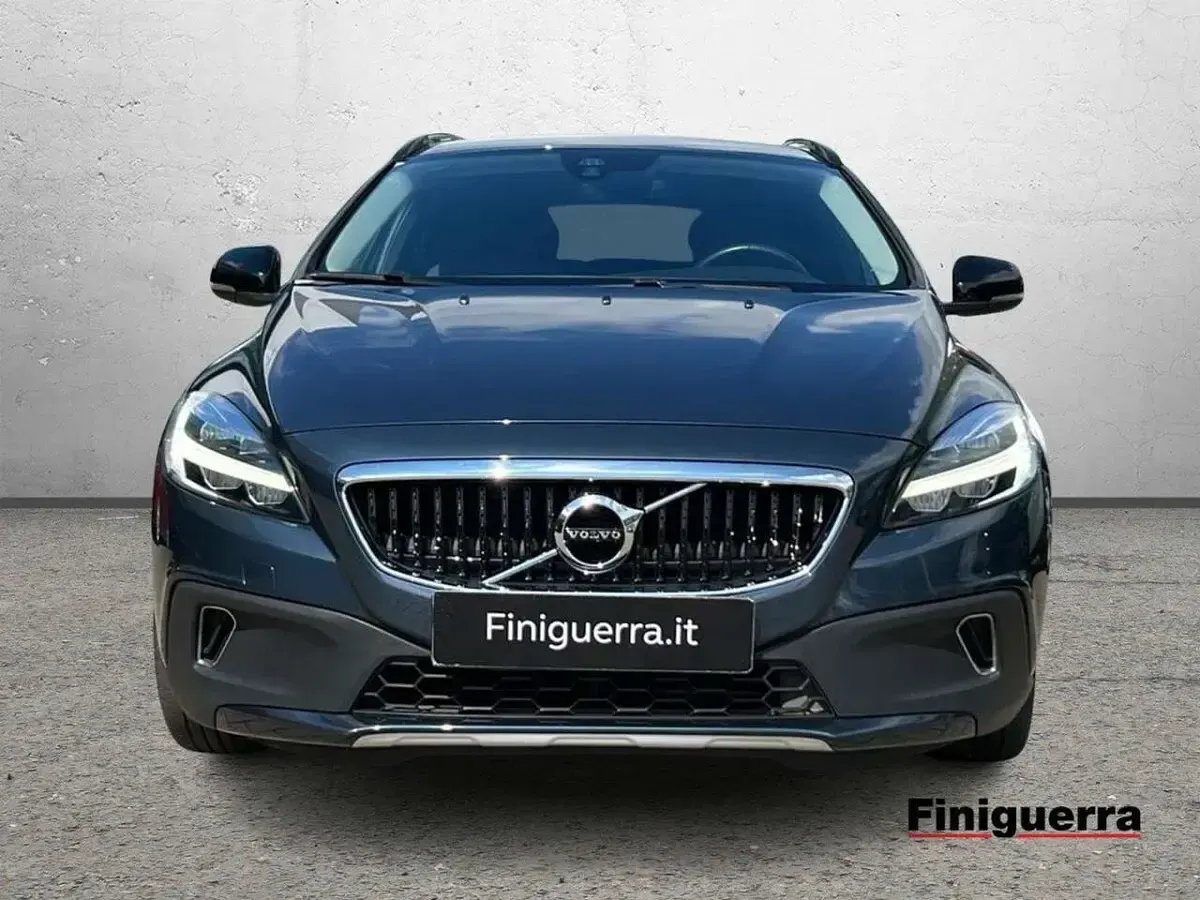Usata Volvo V40 Business Edition 120 CV (88 kW) 2019 Other Utilitaria